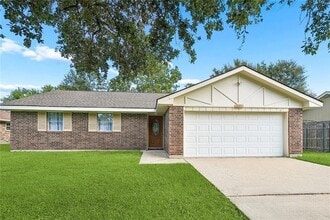 Building Photo - 406 Pine Shadows Dr