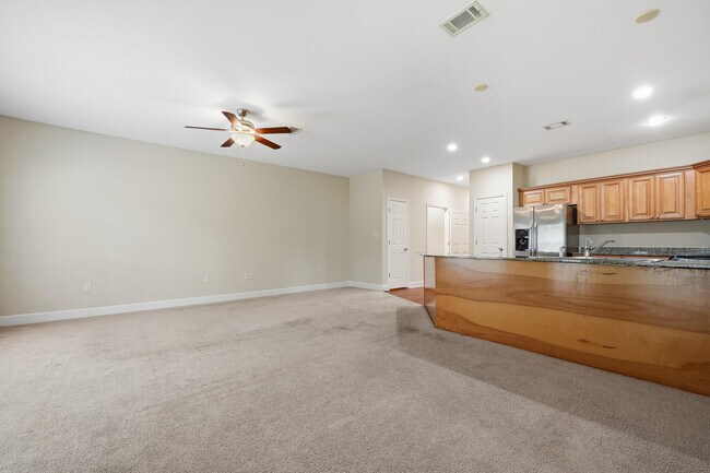 Building Photo - 503 Arbor Lake Dr