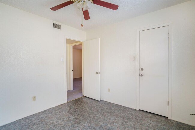 Building Photo - 3628 Hulen Park Cir