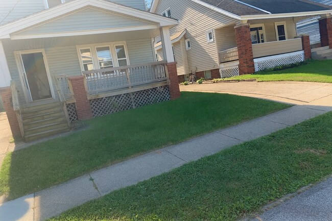 Building Photo - 4409 Gifford Ave