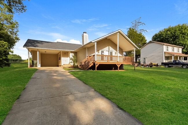 Primary Photo - 5104 Holly Ridge Rd
