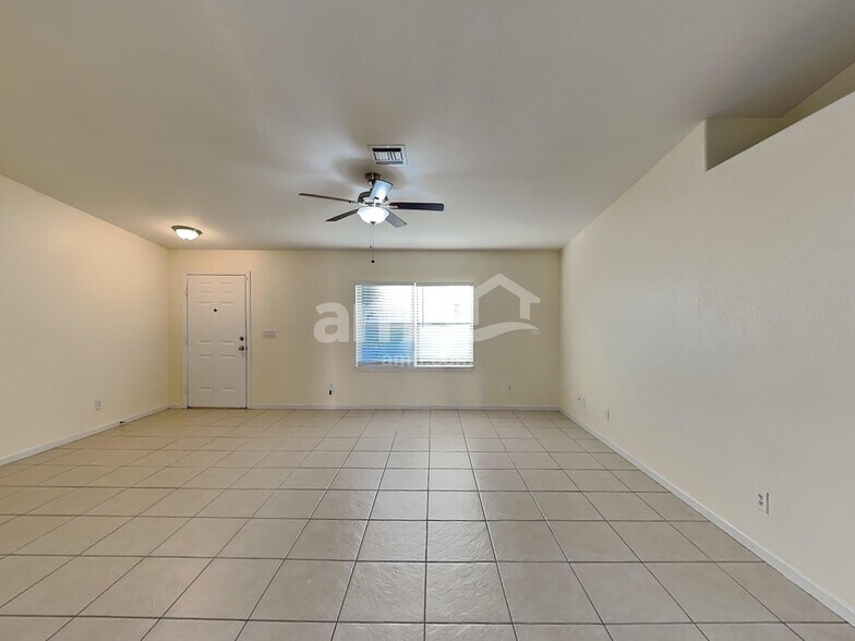 Building Photo - 3090 SW Boxwood Cir