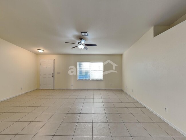 Building Photo - 3090 SW Boxwood Cir