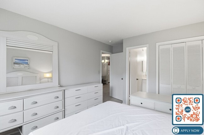 Building Photo - Fully Furnished 2BR Condo in Hilton Head’s North End – $400 Off First Month’s Rent!