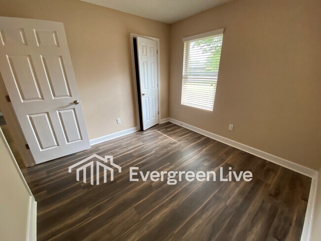 Building Photo - 76 Voda Ct