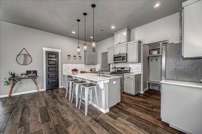 Building Photo - 10300 Glover River Dr