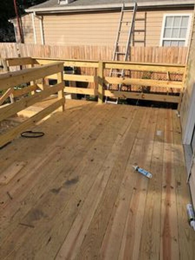 Building Photo - 3 bedroom 2 bath house