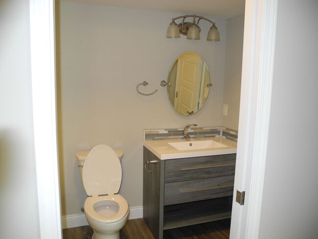 Building Photo - Extraordinary Townhome in Carbondale's South West