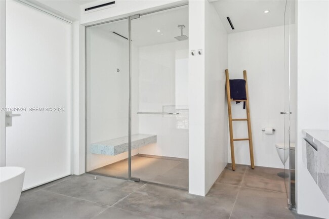 Building Photo - 2000 S Ocean Dr