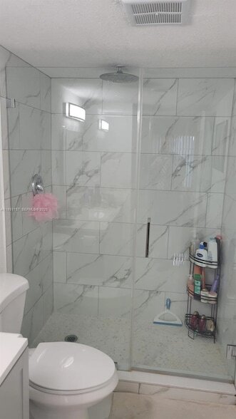 Building Photo - 4158 Inverrary Dr