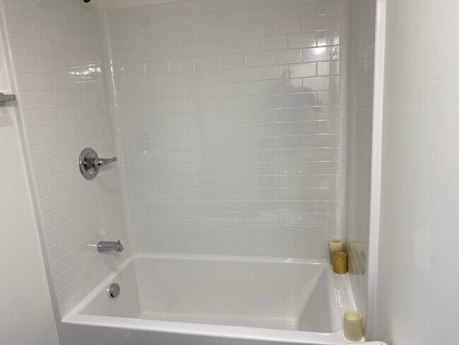 Upstairs front bedroom on suite full bathroom - 121 Cooper Rd