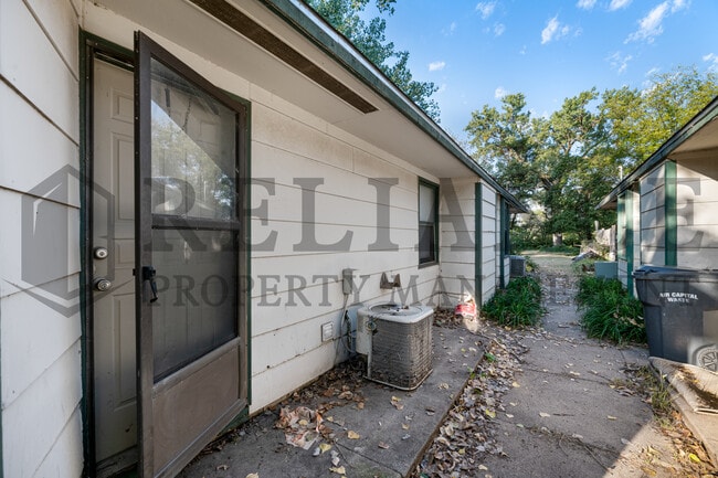 Building Photo - 1763 N Woodrow Ct