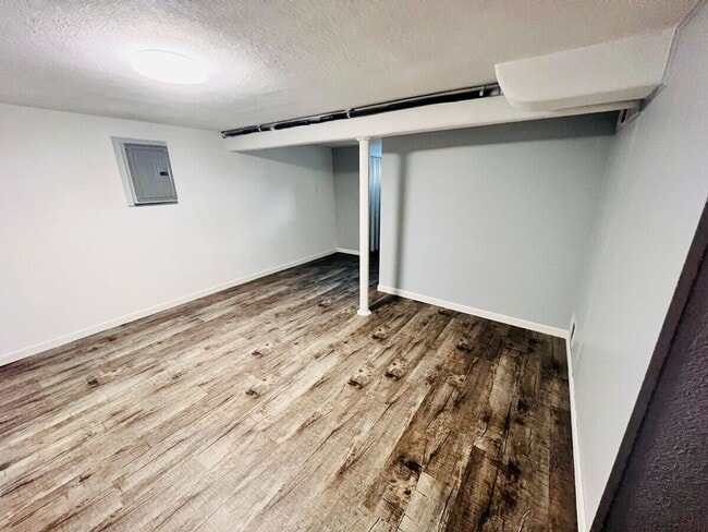 Building Photo - 3-Bedroom Home Near Aksarben For Rent – Mo...