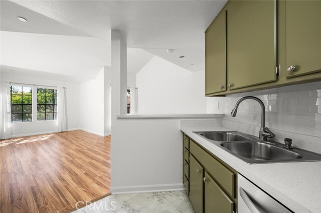 Building Photo - 1048 Calle Del Cerro