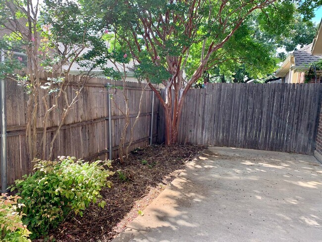 Building Photo - Cavender