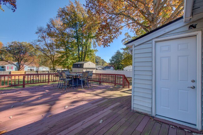 Building Photo - 200 Cynthia Dr