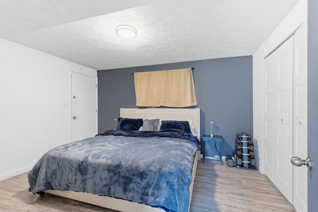 Building Photo - Stunning Fully Renovated 4BR + Bonus on Spokane's South Hill - Chef's Kitchen, 2-Car Garage & Bac...