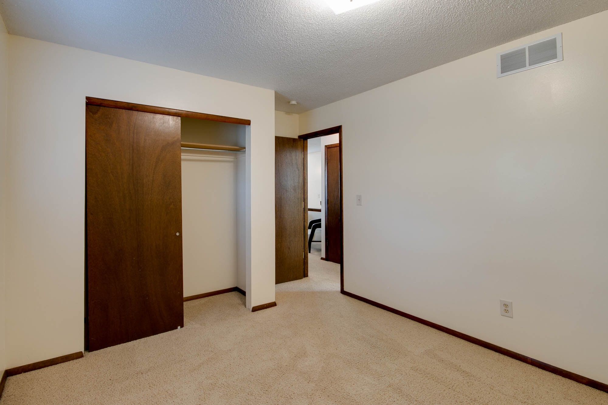 Building Photo - 811 Dondee Dr