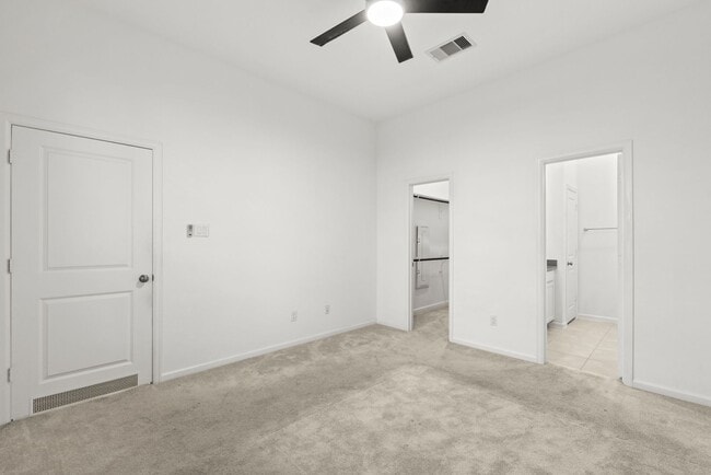 Building Photo - Room to Live, Play, and Grow in Booming Ro...