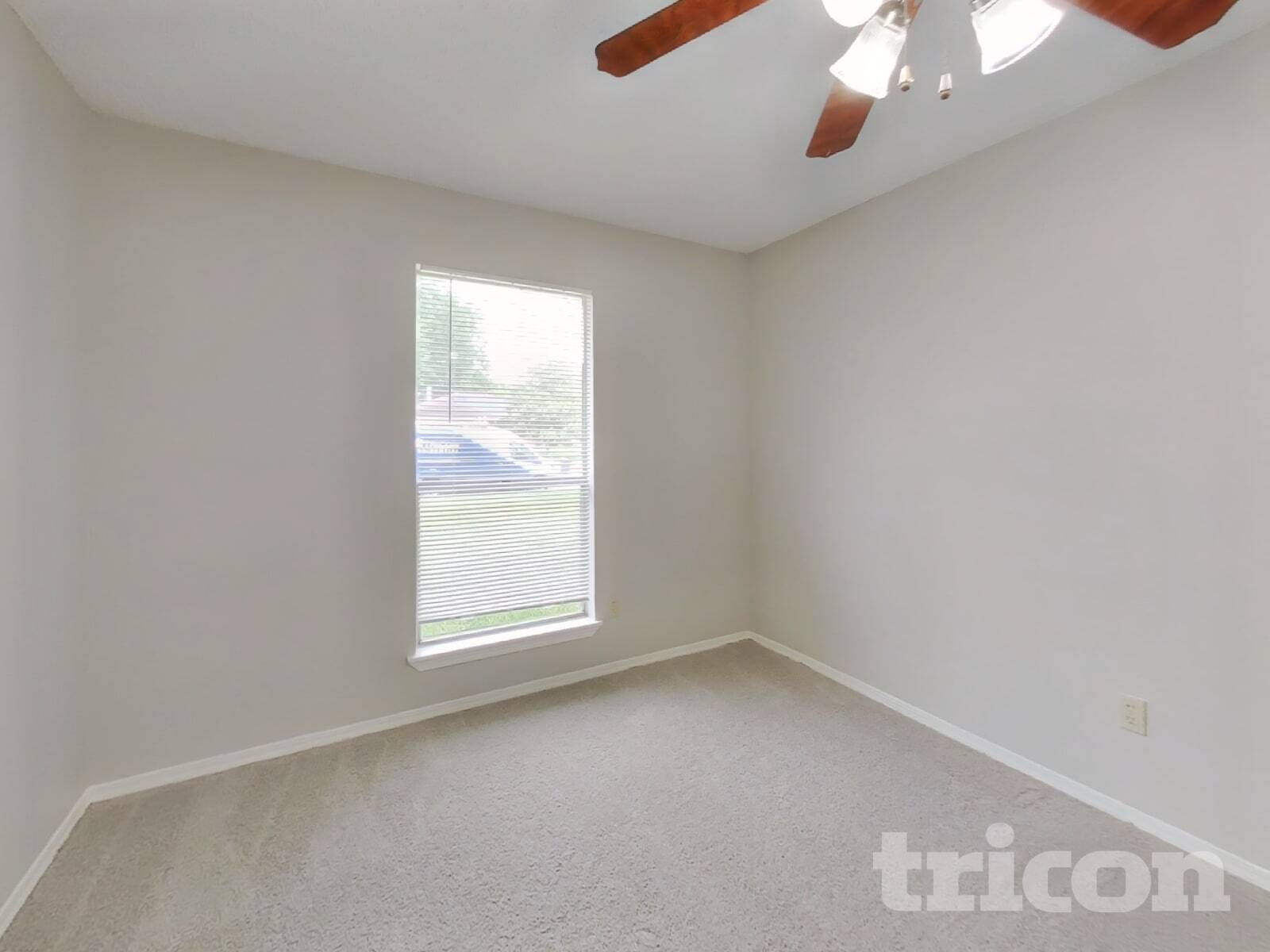 Building Photo - 1911 Deaf Smith Dr