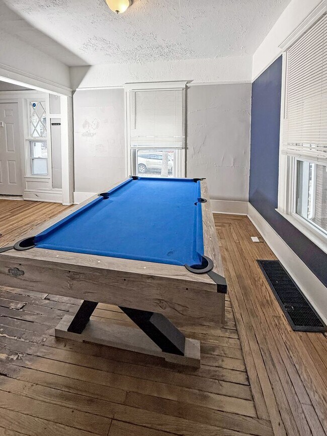 Building Photo - Fully Remodeled 4 Bed 2 Bath Home