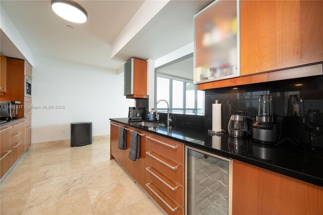 Building Photo - 1331 Brickell Bay Dr