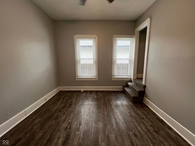 Building Photo - 302 S Randolph St