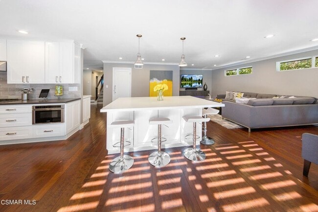 Building Photo - 249 Greenmeadow Dr