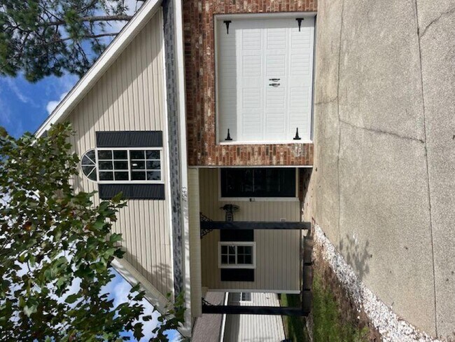 Primary Photo - 7943 Audubon Dr