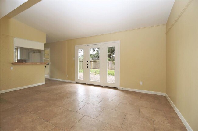 Building Photo - 5614 Fontenelle Dr