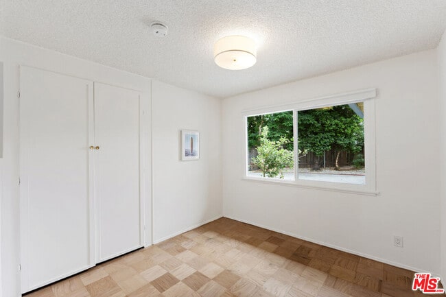 Building Photo - 22736 Cantlay St