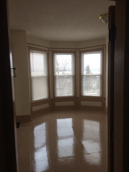Building Photo - 47 Conger Ave