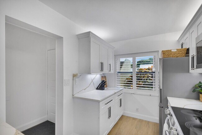 Building Photo - 12911 Briarlake Dr