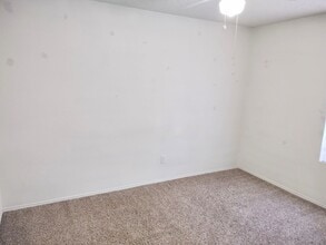 Building Photo - $1945  3 bedroom / 2 bath house in Quail Run in Sanger