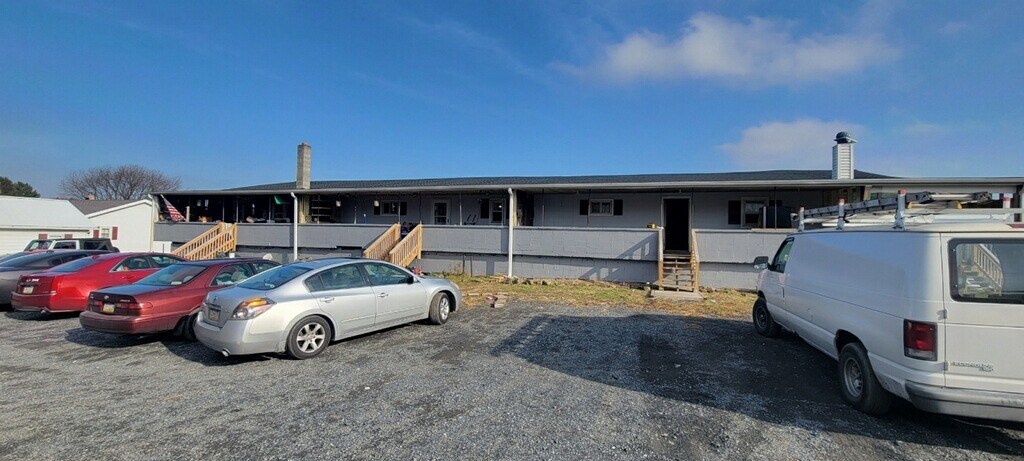 Building Photo - 355 S Hokendauqua Dr