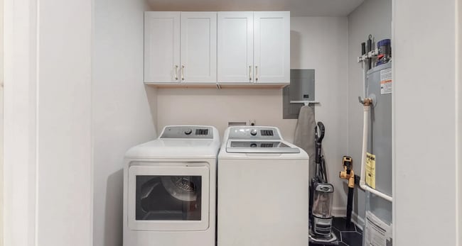 Building Photo - "Charming 3-Bed, 2-Bath Home on Claypool R...