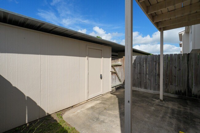 Building Photo - 6702 Everhart Rd
