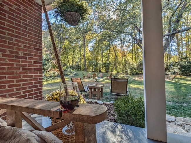 Building Photo - 317 Balsam Dr