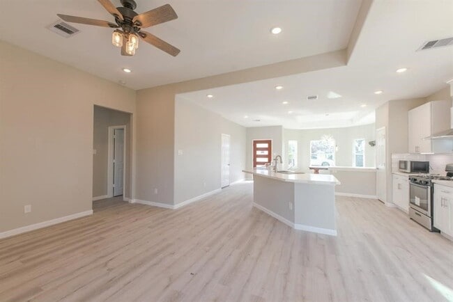 Building Photo - 10274 Porto Rico Rd