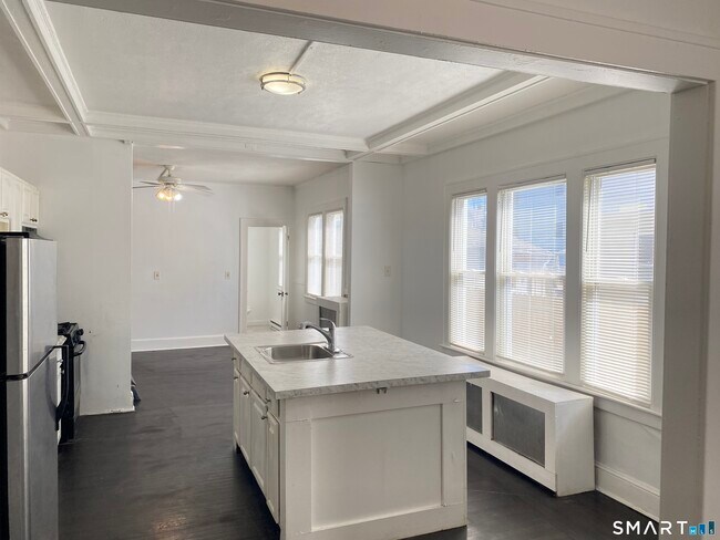 Building Photo - 54-56-56 Westbourne Pkwy