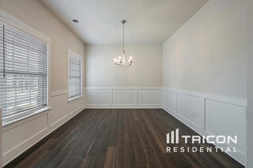 Building Photo - 409 Curlin Ct