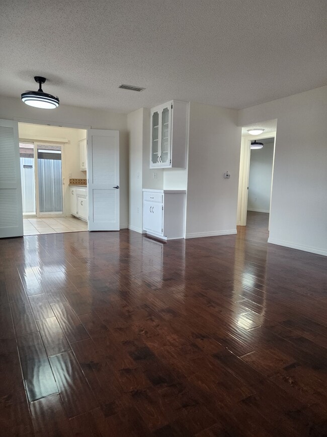 Building Photo - 431 S Simpson Ave