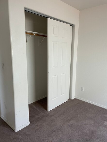 Building Photo - 7100 E Dodge Cir