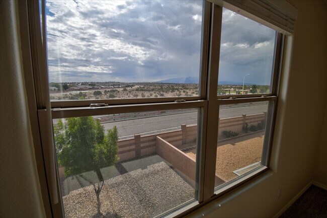 Building Photo - 4461 Golden Eagle Loop NE