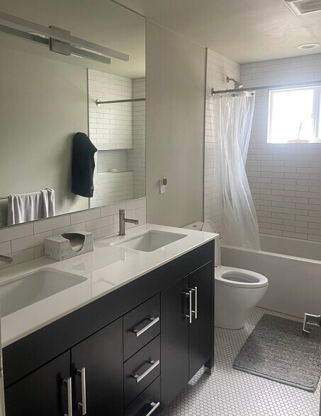 Second bathroom - 1395 NE Seward Ave