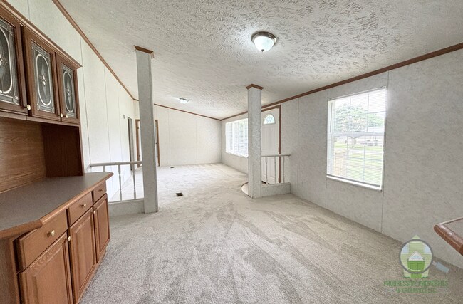 Building Photo - 68 Honeysuckle Dr