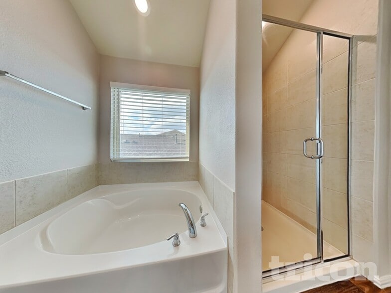 Building Photo - 127 Simon