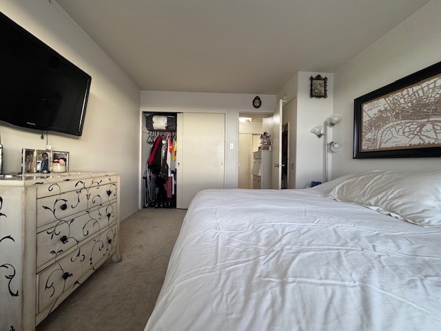 Building Photo - Sunny 1bd condo with updated kitchen & upd...