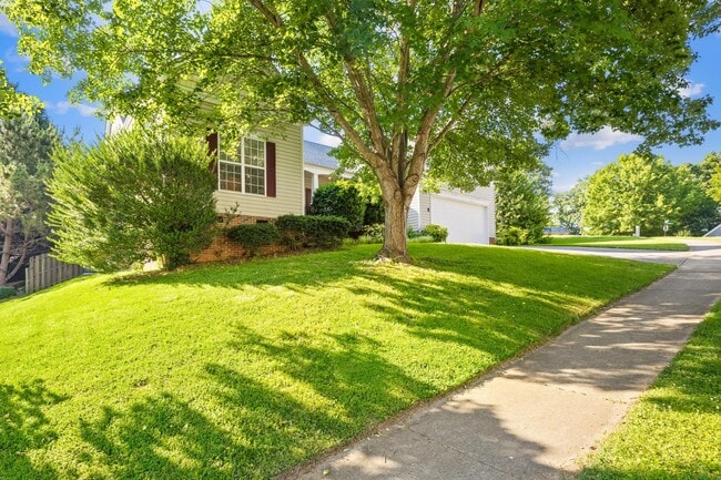 Building Photo - 8422 Bampton Dr