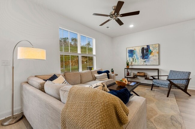 Building Photo - 3bd Marigold in Chapman Trace!